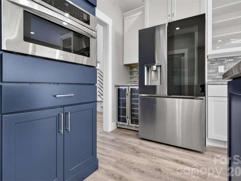 98 Downing Street, Asheville, NC 28806.  MLS# CAR4373230, YatesRealty ID 19642. 