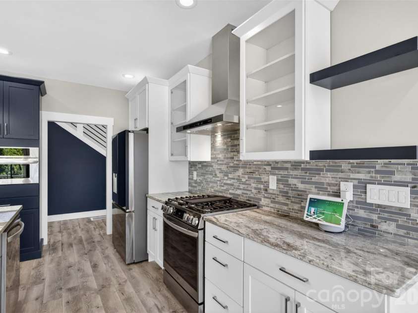 98 Downing Street, Asheville, NC 28806.  MLS# CAR4373230, YatesRealty ID 19642. 