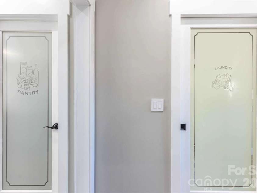 98 Downing Street, Asheville, NC 28806.  MLS# CAR4373230, YatesRealty ID 19642. 