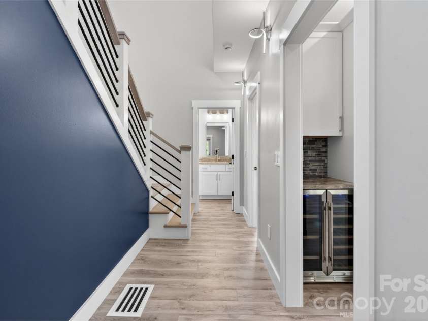 98 Downing Street, Asheville, NC 28806.  MLS# CAR4373230, YatesRealty ID 19642. 