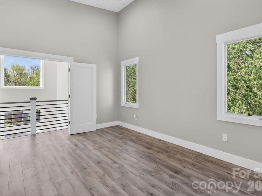 98 Downing Street, Asheville, NC 28806.  MLS# CAR4373230, YatesRealty ID 19642. 