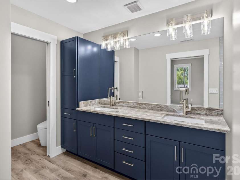 98 Downing Street, Asheville, NC 28806.  MLS# CAR4373230, YatesRealty ID 19642. 