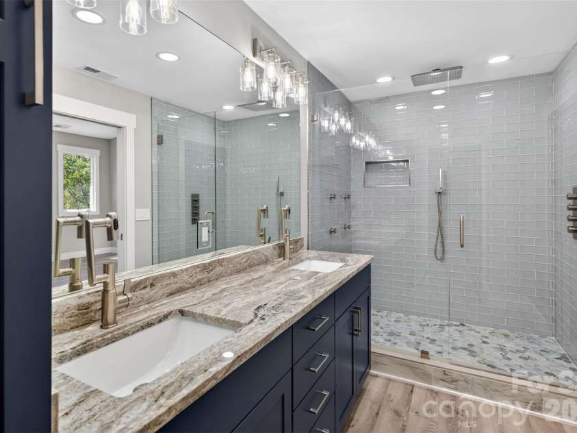 98 Downing Street, Asheville, NC 28806.  MLS# CAR4373230, YatesRealty ID 19642. 