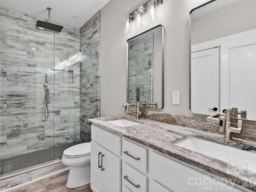 98 Downing Street, Asheville, NC 28806.  MLS# CAR4373230, YatesRealty ID 19642. 