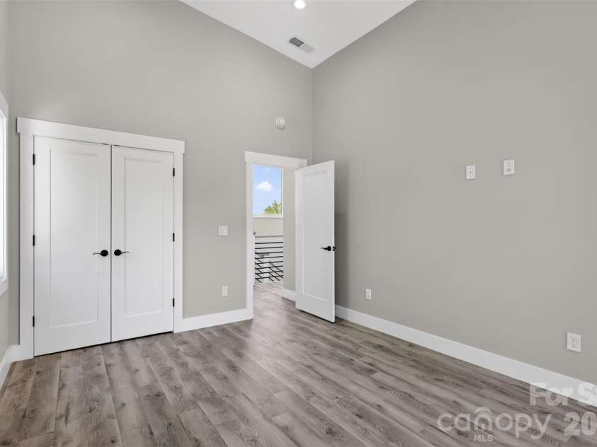 98 Downing Street, Asheville, NC 28806.  MLS# CAR4373230, YatesRealty ID 19642. 