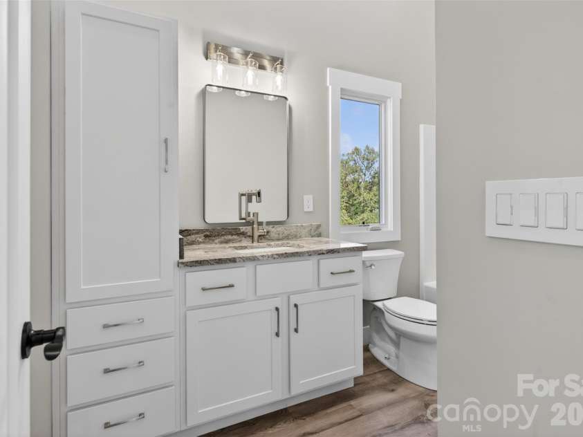 98 Downing Street, Asheville, NC 28806.  MLS# CAR4373230, YatesRealty ID 19642. 