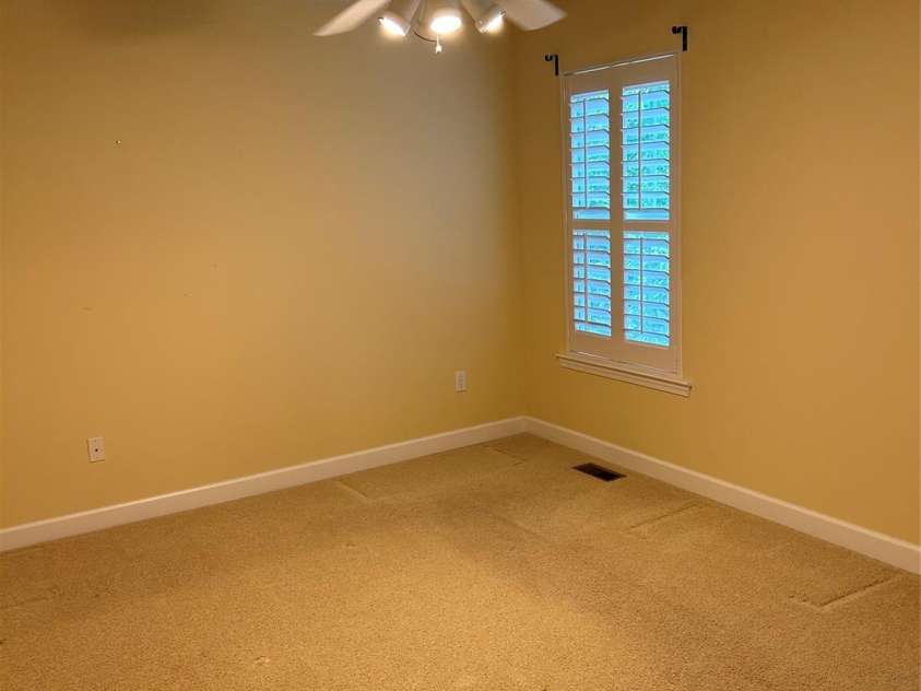 47 Victoria Park Drive, Hendersonville, NC 28792.  MLS# CAR4266314, YatesRealty ID 19643. 