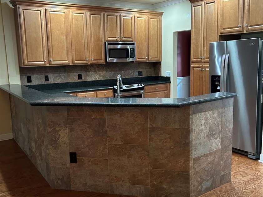 47 Victoria Park Drive, Hendersonville, NC 28792.  MLS# CAR4266314, YatesRealty ID 19643. 