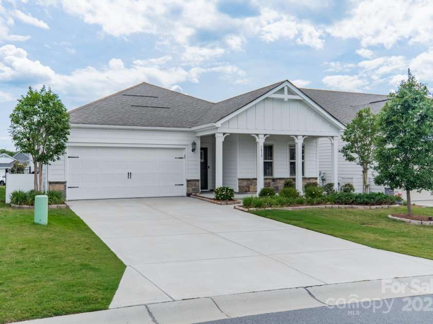 1819 Lotus Lane, Denver, NC 28037.  MLS# CAR4233931, YatesRealty ID 19644. 