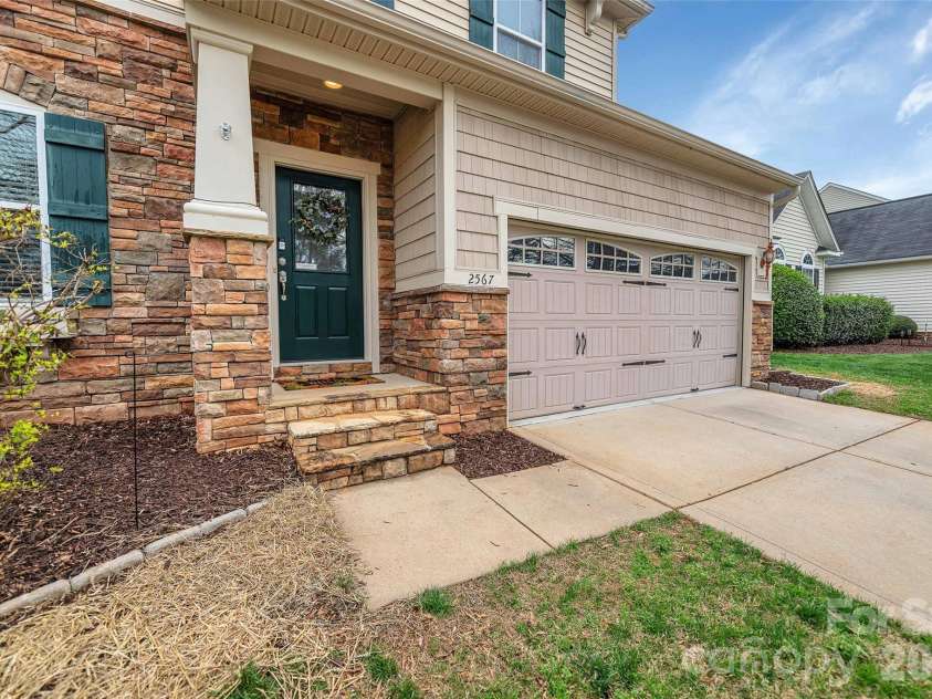 2567 Bethesda Oaks Drive, Gastonia, NC 28056.  MLS# CAR4352119, YatesRealty ID 19644. 