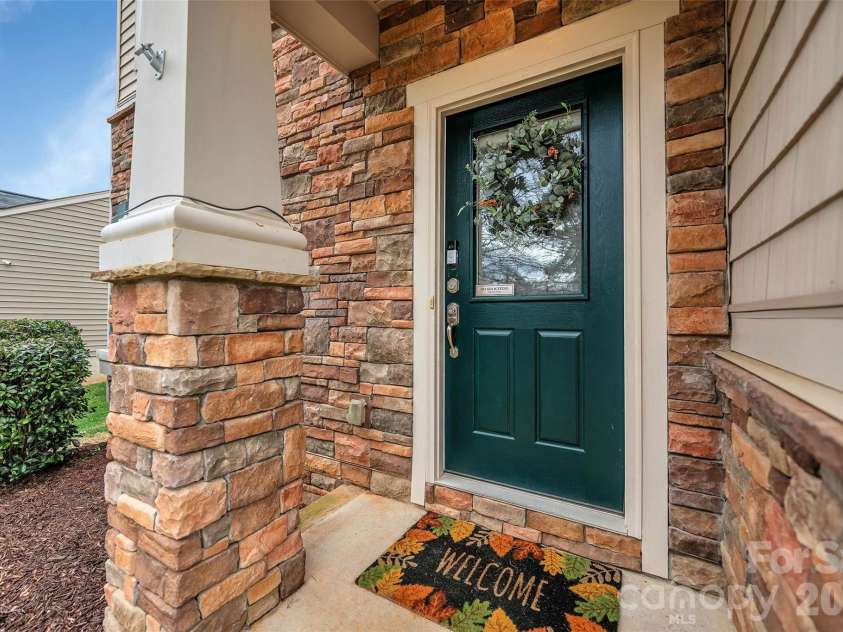 2567 Bethesda Oaks Drive, Gastonia, NC 28056.  MLS# CAR4352119, YatesRealty ID 19644. 