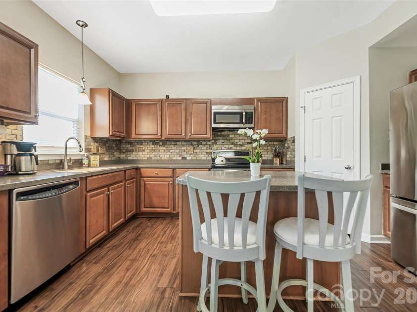 2567 Bethesda Oaks Drive, Gastonia, NC 28056.  MLS# CAR4352119, YatesRealty ID 19644. 