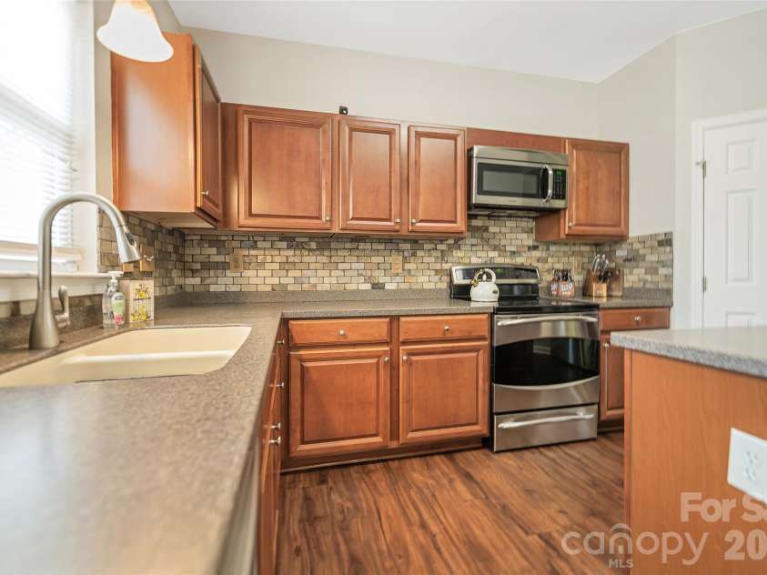 2567 Bethesda Oaks Drive, Gastonia, NC 28056.  MLS# CAR4352119, YatesRealty ID 19644. 
