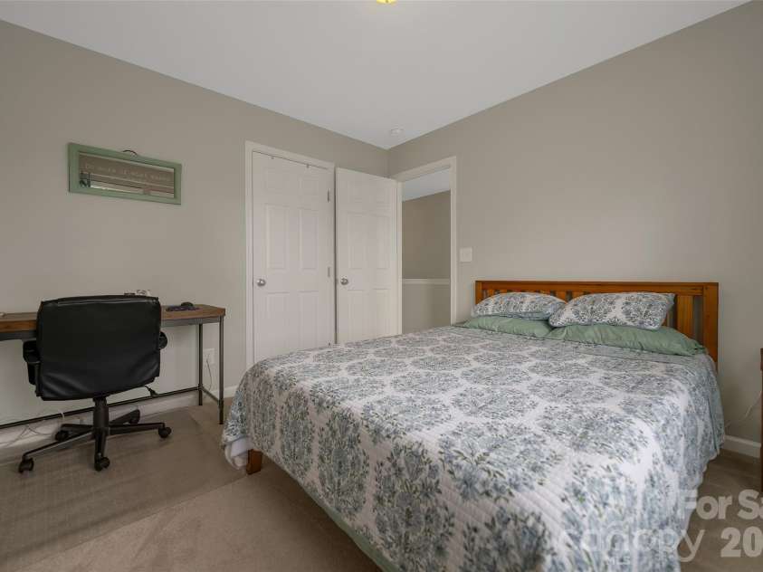 2567 Bethesda Oaks Drive, Gastonia, NC 28056.  MLS# CAR4352119, YatesRealty ID 19644. 