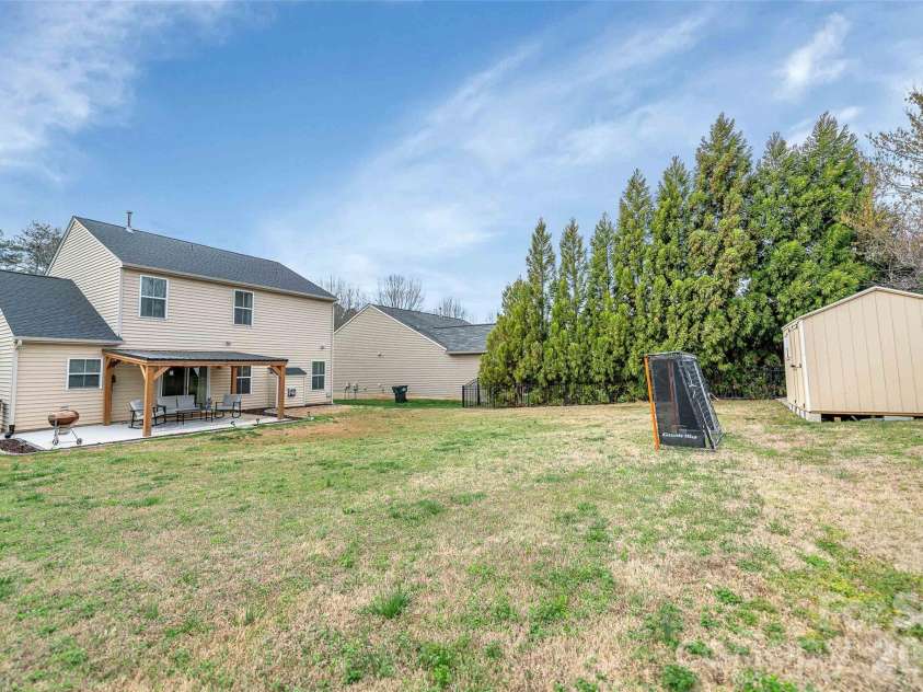 2567 Bethesda Oaks Drive, Gastonia, NC 28056.  MLS# CAR4352119, YatesRealty ID 19644. 