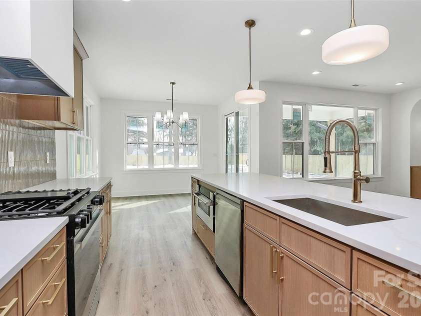 127 Hazelton Loop, Mooresville, NC 28117.  MLS# CAR4375038, YatesRealty ID 19645. 