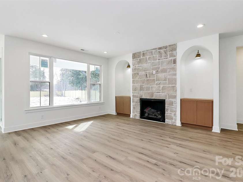 127 Hazelton Loop, Mooresville, NC 28117.  MLS# CAR4375038, YatesRealty ID 19645. 