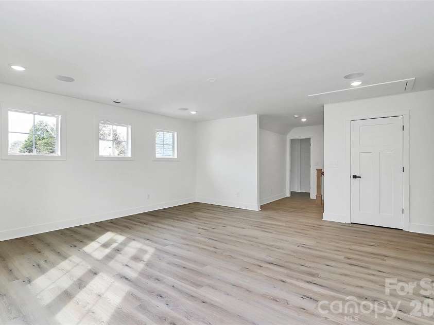 127 Hazelton Loop, Mooresville, NC 28117.  MLS# CAR4375038, YatesRealty ID 19645. 