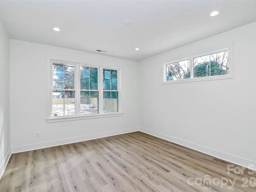 127 Hazelton Loop, Mooresville, NC 28117.  MLS# CAR4375038, YatesRealty ID 19645. 