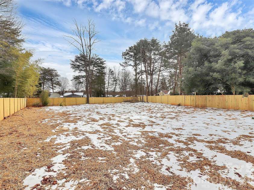 127 Hazelton Loop, Mooresville, NC 28117.  MLS# CAR4375038, YatesRealty ID 19645. 