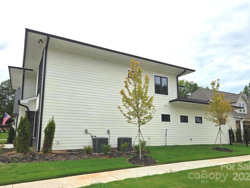 13217 Terrace Court Drive, Charlotte, NC 28278.  MLS# CAR4154069, YatesRealty ID 19646. 