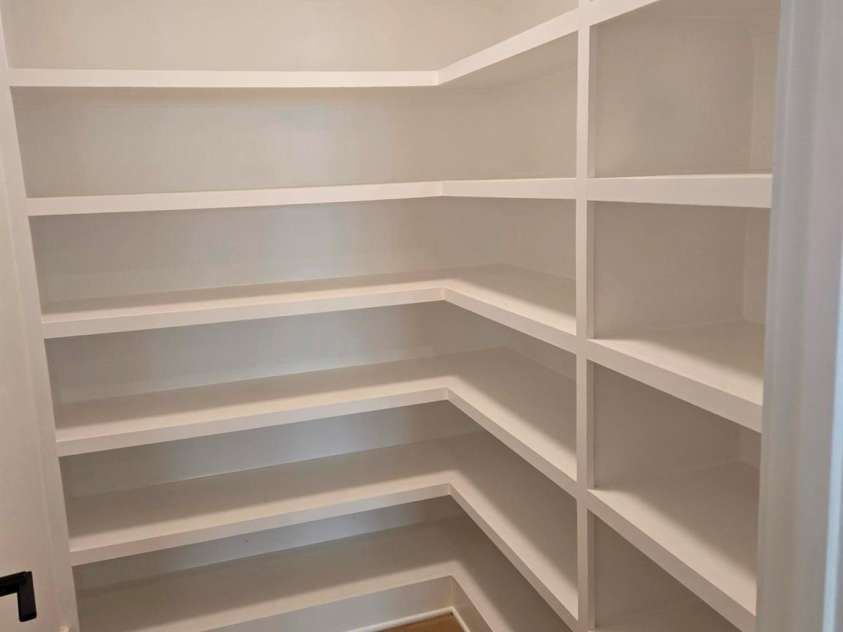 13217 Terrace Court Drive, Charlotte, NC 28278.  MLS# CAR4154069, YatesRealty ID 19646. Walk-in kitchen pantry