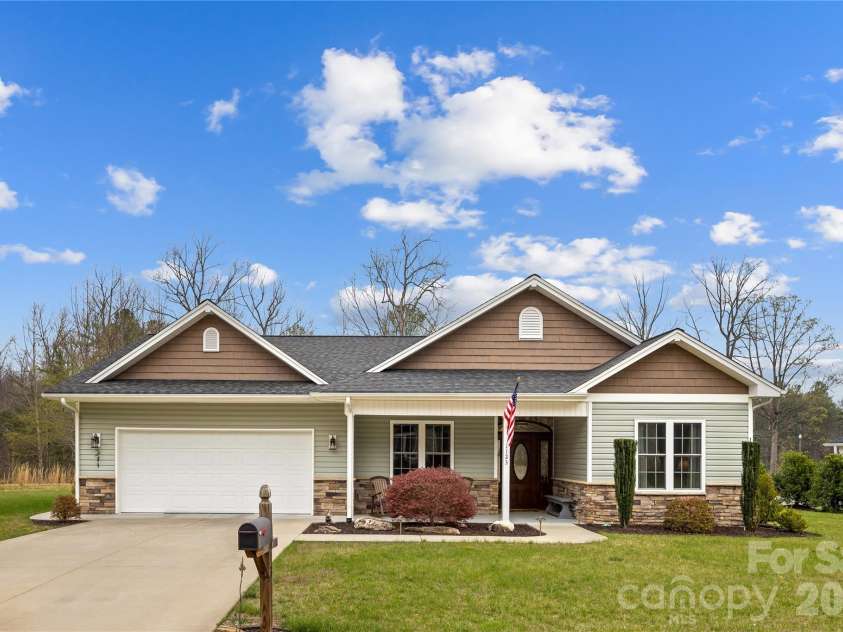 1123 King George Court, Lenoir, NC 28645.  MLS# CAR4363384, YatesRealty ID 19647. 