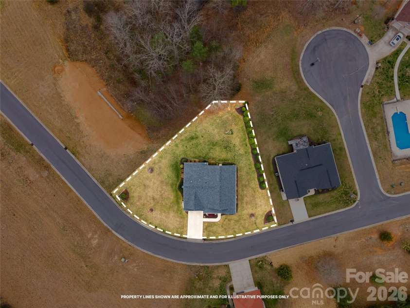 1123 King George Court, Lenoir, NC 28645.  MLS# CAR4363384, YatesRealty ID 19647. 