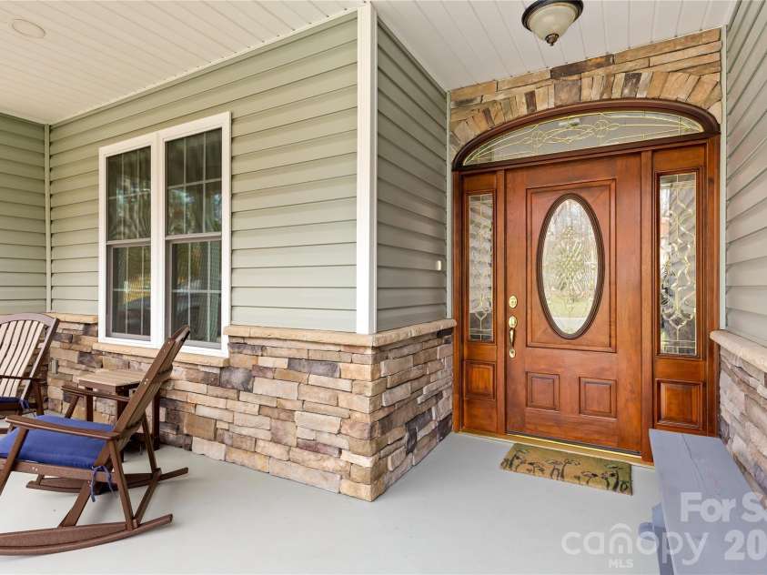 1123 King George Court, Lenoir, NC 28645.  MLS# CAR4363384, YatesRealty ID 19647. 