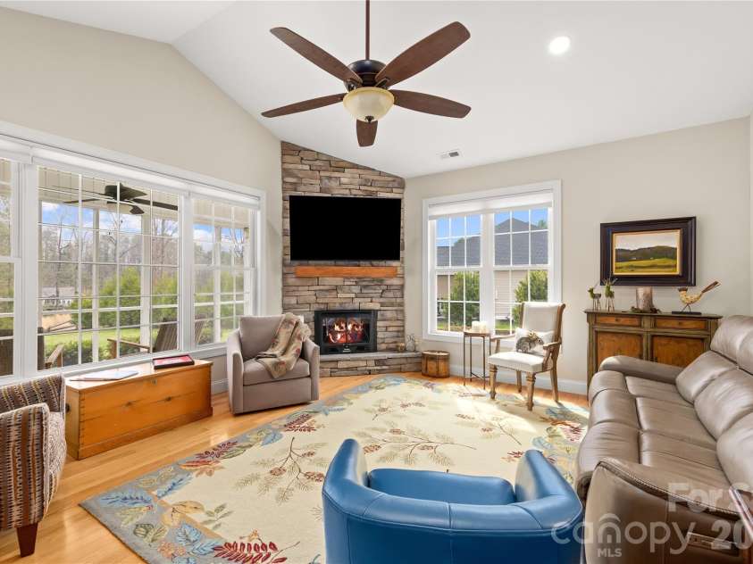 1123 King George Court, Lenoir, NC 28645.  MLS# CAR4363384, YatesRealty ID 19647. 