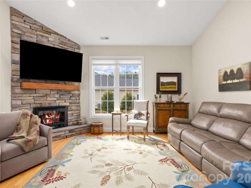 1123 King George Court, Lenoir, NC 28645.  MLS# CAR4363384, YatesRealty ID 19647. 