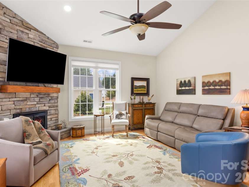 1123 King George Court, Lenoir, NC 28645.  MLS# CAR4363384, YatesRealty ID 19647. 