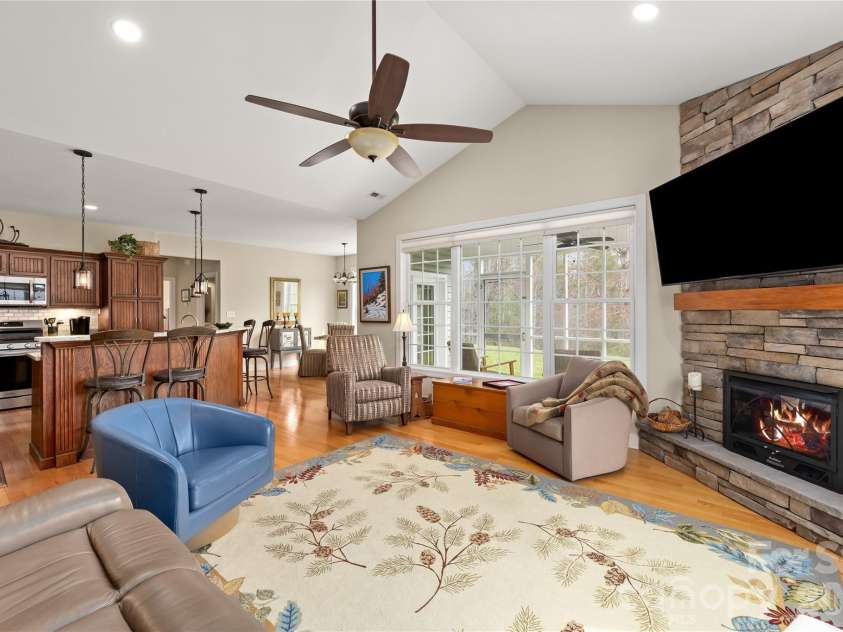 1123 King George Court, Lenoir, NC 28645.  MLS# CAR4363384, YatesRealty ID 19647. 