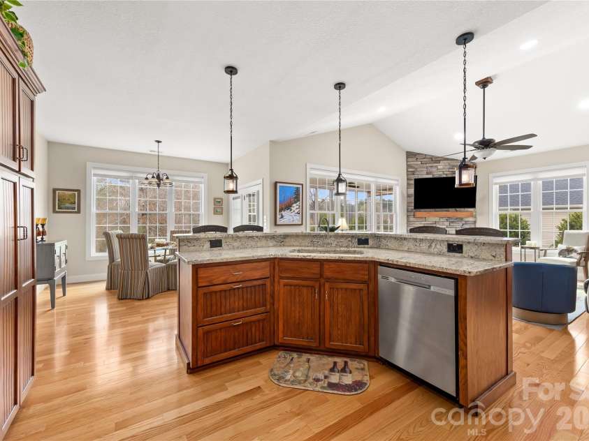 1123 King George Court, Lenoir, NC 28645.  MLS# CAR4363384, YatesRealty ID 19647. 
