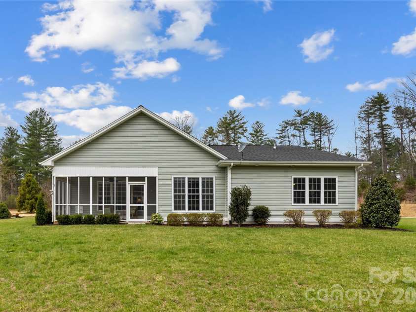 1123 King George Court, Lenoir, NC 28645.  MLS# CAR4363384, YatesRealty ID 19647. 