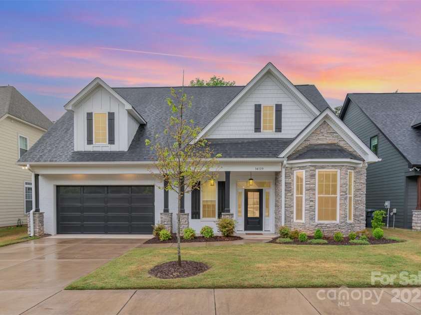 14119 Shelburne Village Drive, Charlotte, NC 28278.  MLS# CAR4251545, YatesRealty ID 19647. 