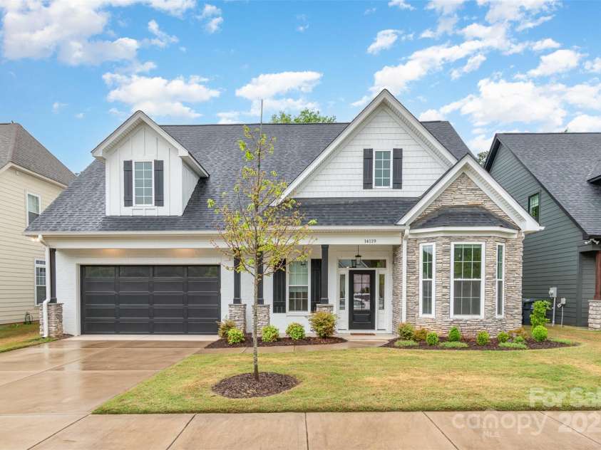 14119 Shelburne Village Drive, Charlotte, NC 28278.  MLS# CAR4251545, YatesRealty ID 19647. 