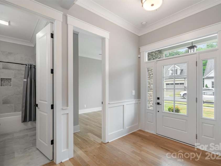 14119 Shelburne Village Drive, Charlotte, NC 28278.  MLS# CAR4251545, YatesRealty ID 19647. 