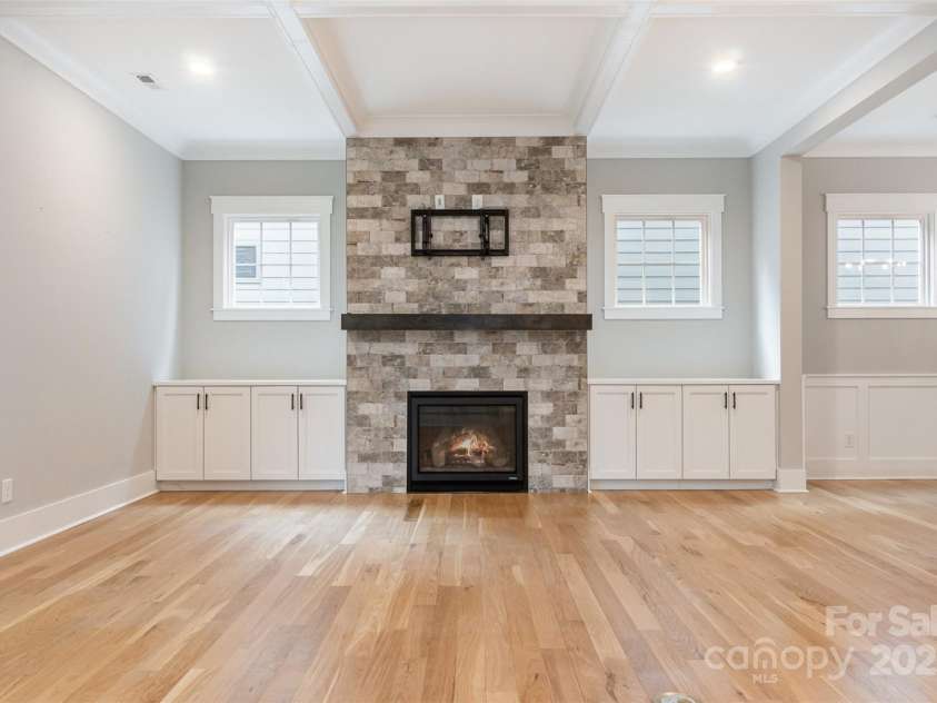 14119 Shelburne Village Drive, Charlotte, NC 28278.  MLS# CAR4251545, YatesRealty ID 19647. 