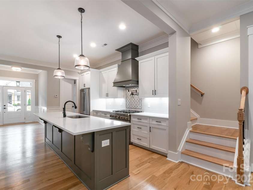 14119 Shelburne Village Drive, Charlotte, NC 28278.  MLS# CAR4251545, YatesRealty ID 19647. 