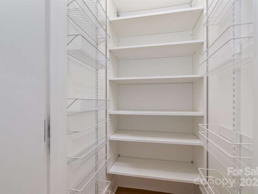 14119 Shelburne Village Drive, Charlotte, NC 28278.  MLS# CAR4251545, YatesRealty ID 19647. 