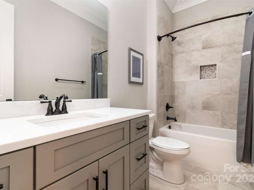 14119 Shelburne Village Drive, Charlotte, NC 28278.  MLS# CAR4251545, YatesRealty ID 19647. 