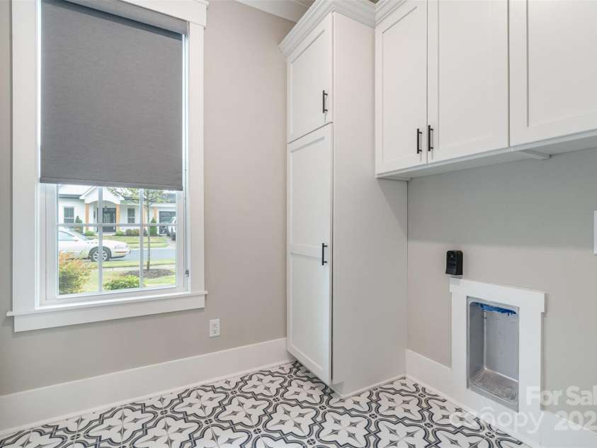 14119 Shelburne Village Drive, Charlotte, NC 28278.  MLS# CAR4251545, YatesRealty ID 19647. 