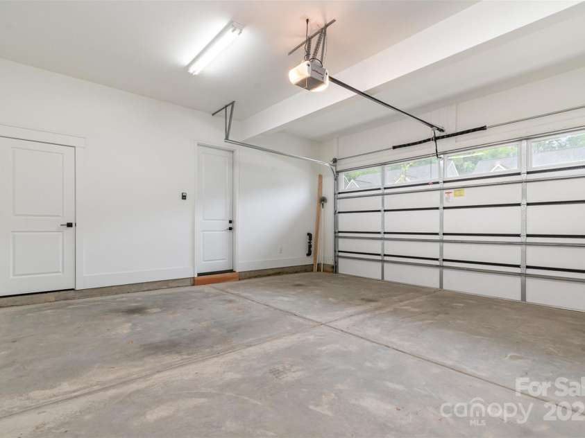 14119 Shelburne Village Drive, Charlotte, NC 28278.  MLS# CAR4251545, YatesRealty ID 19647. 