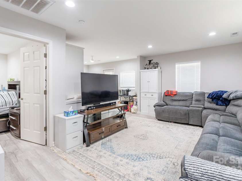 211 Mcneely Avenue, Mooresville, NC 28115.  MLS# CAR4257537, YatesRealty ID 19648. 