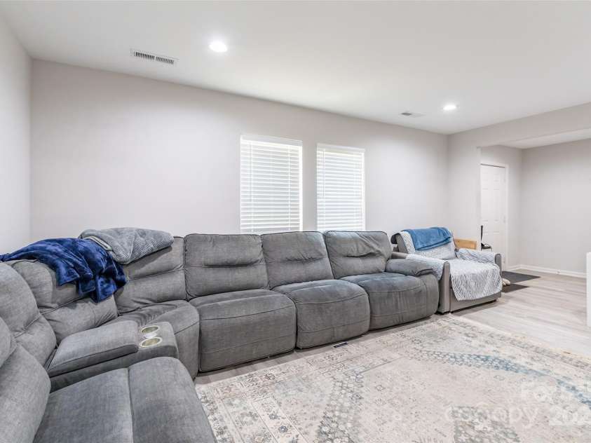 211 Mcneely Avenue, Mooresville, NC 28115.  MLS# CAR4257537, YatesRealty ID 19648. 
