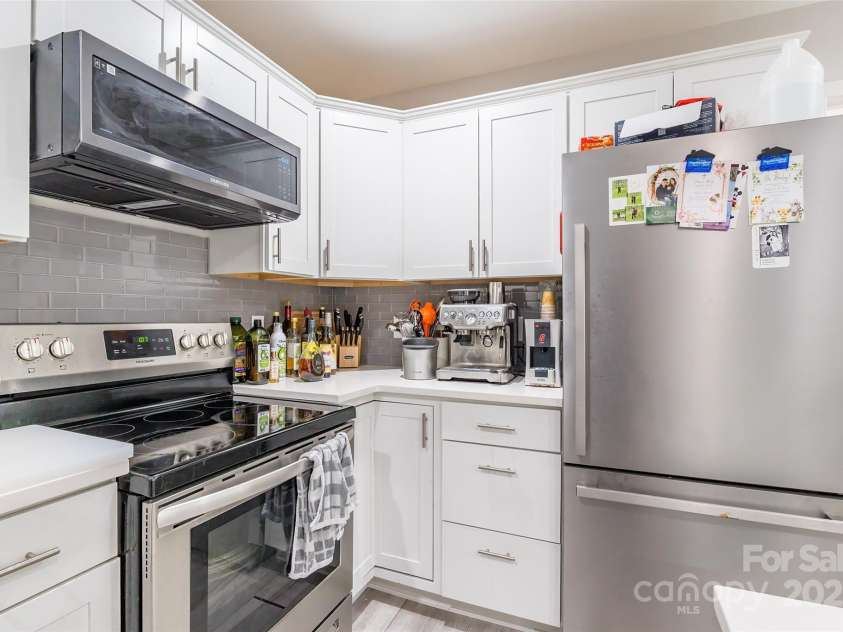 211 Mcneely Avenue, Mooresville, NC 28115.  MLS# CAR4257537, YatesRealty ID 19648. 