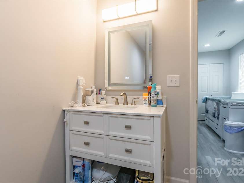 211 Mcneely Avenue, Mooresville, NC 28115.  MLS# CAR4257537, YatesRealty ID 19648. 