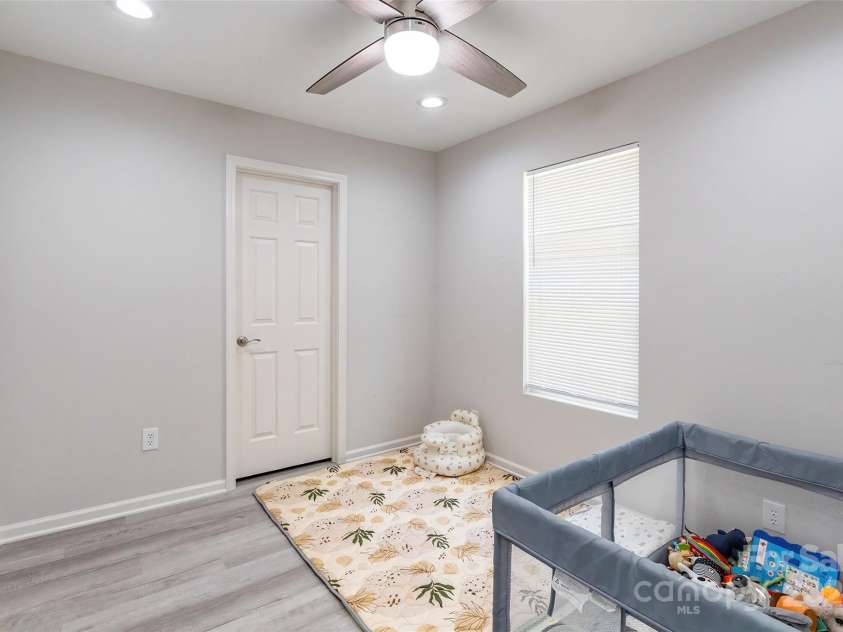 211 Mcneely Avenue, Mooresville, NC 28115.  MLS# CAR4257537, YatesRealty ID 19648. 