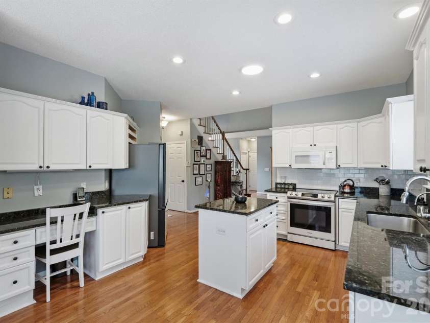 13827 Lymington Court, Mint Hill, NC 28227.  MLS# CAR4373963, YatesRealty ID 19649. 